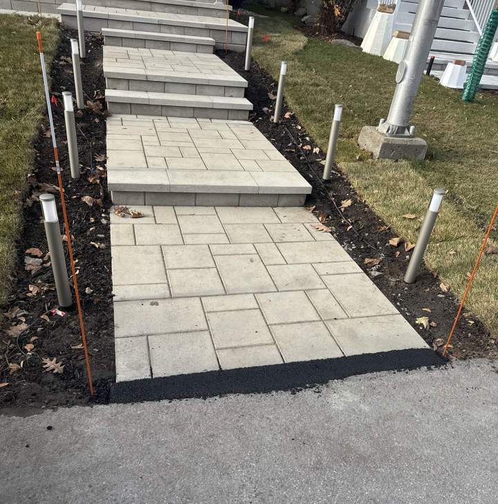 Installation of Interlocking Pavers Laval